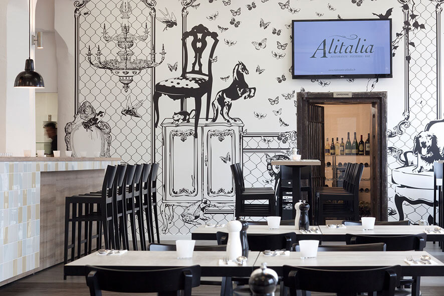 Moderner Bistrobereich im Ristorante Alitalia Hamburg: Gemütliches Ambiente im Industriehof für entspannten Mittagstisch oder einen italienischen Espresso.